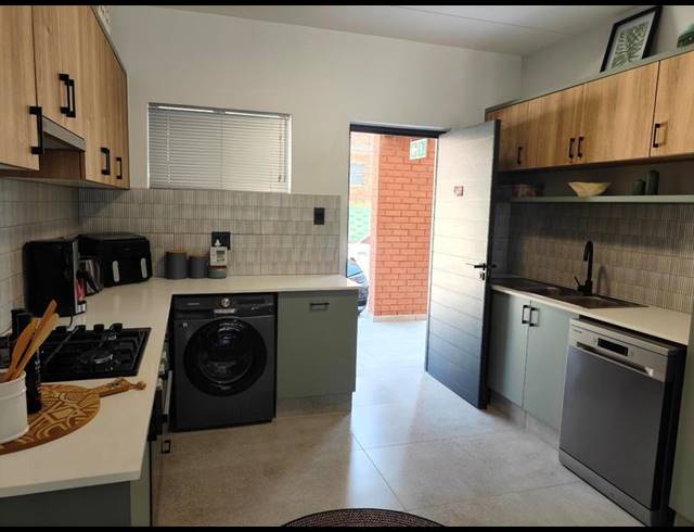 2 BEDROOM APARTMENT FOR SALE IN KYALAMI